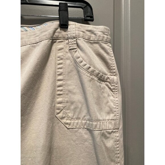 Van Heusen Light Khaki Capris | Women’s 18 | Button Hem Detail - Picture 7 of 9